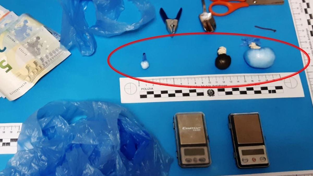 italia--un-tanar-roman--care-vindea-cocaina--a-fost-incatusat--traficantul-fusese-filat-mai-multe-zile
