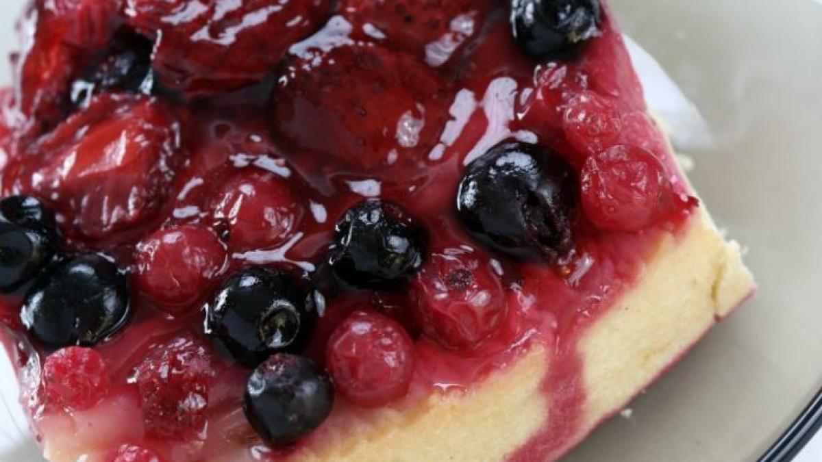 chec-cu-fructe-de-padure--fara-faina-si-fara-lapte-cu-doar-130-de-calorii