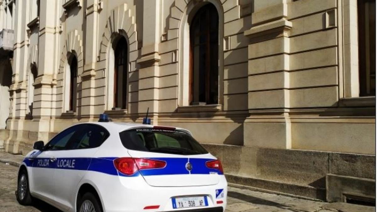 italia--un-roman-inventiv--care-fura-curent-si-apa--a-fost-incatusat