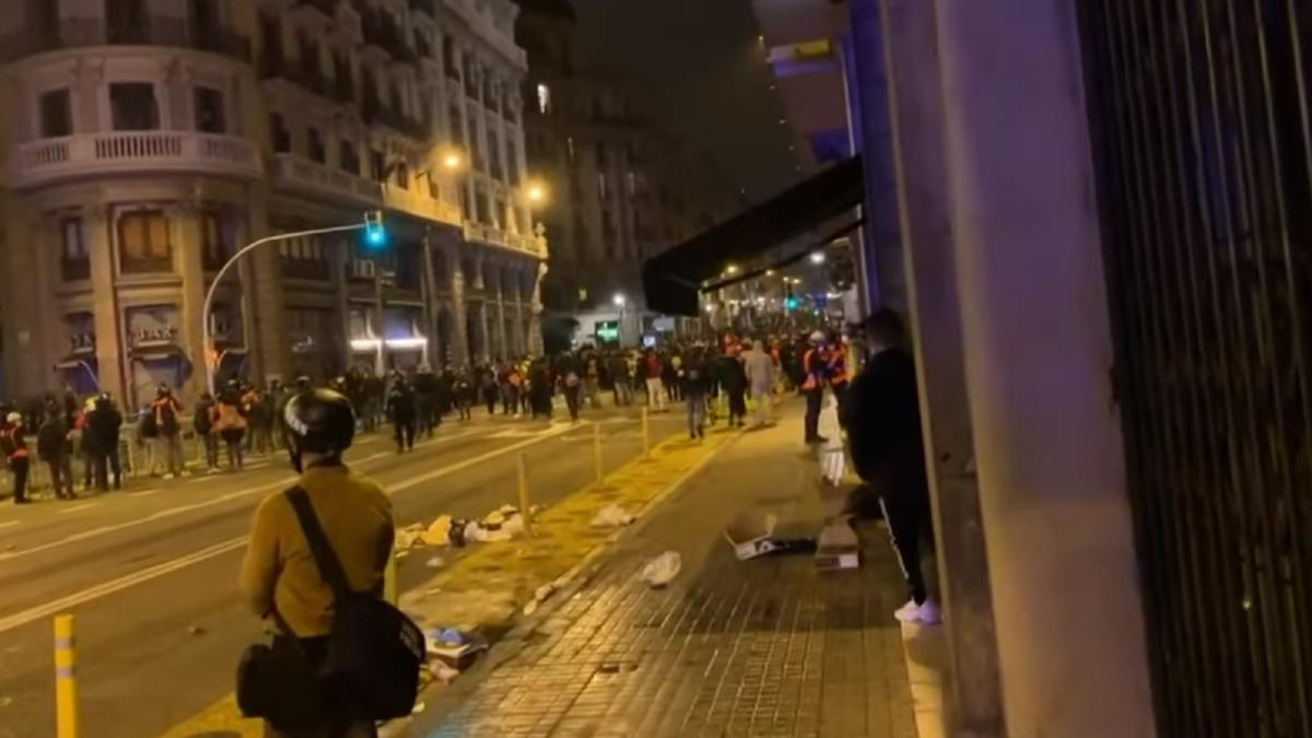 spania-a-saptea-noapte-de-manifestatii-la-barcelona