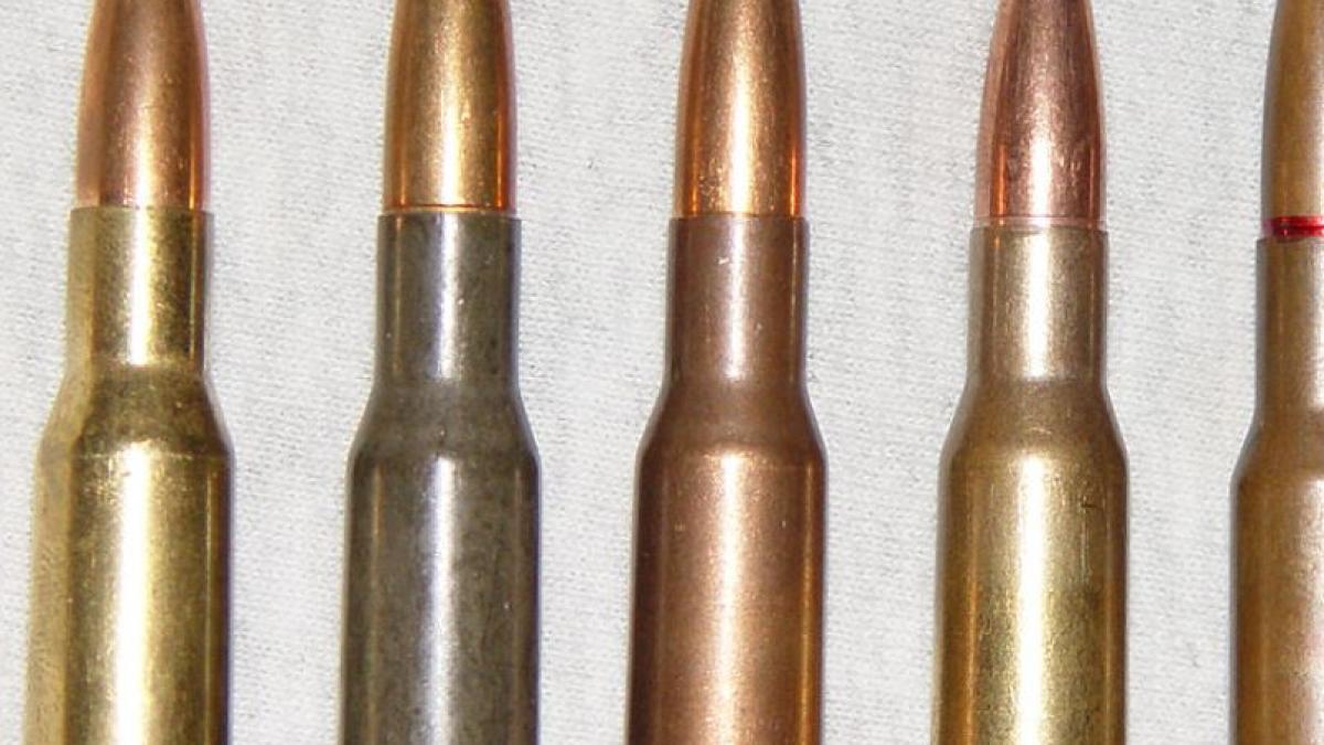 alerta-in-vama-nadalc--o-romanca-avea-100-de-cartuse-in-bagaje