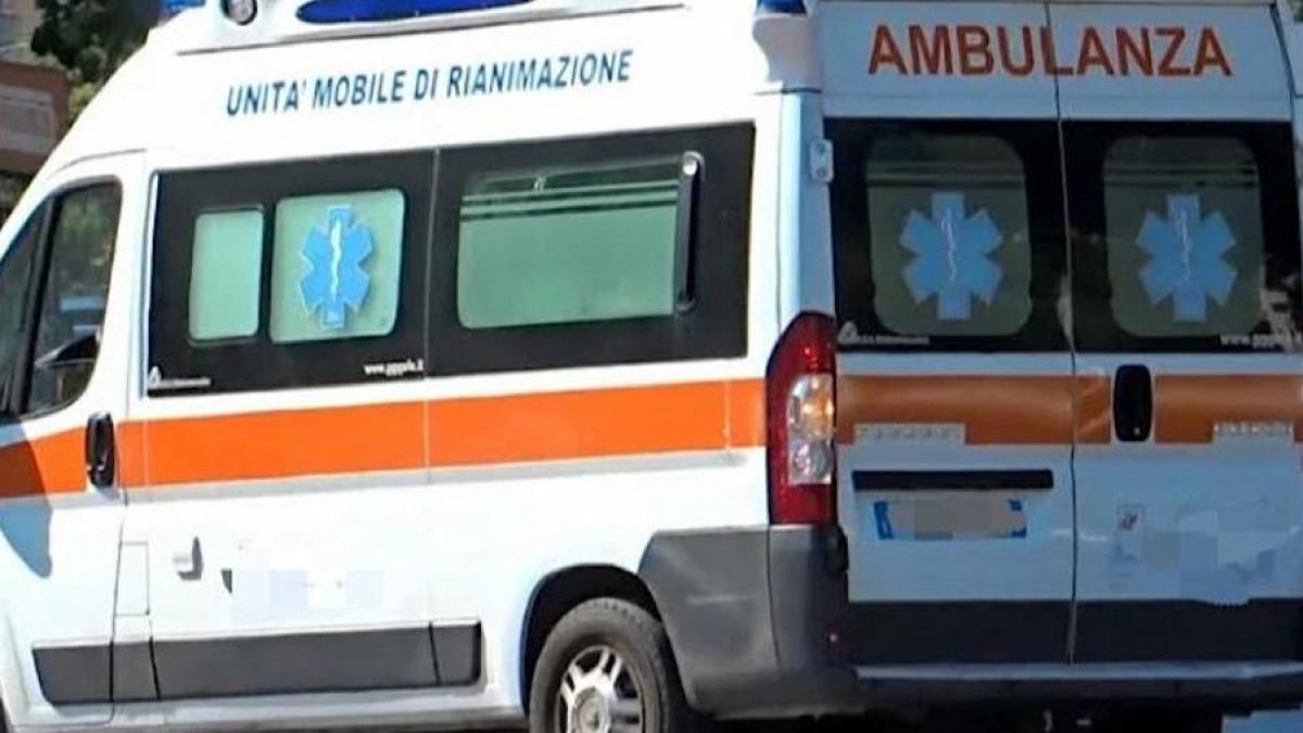 italia--un-roman-a-murit--dupa-ce-a-cazut-de-la-trei-metri--muncitorul-monta-un-baldachin-la-un-club-sportiv