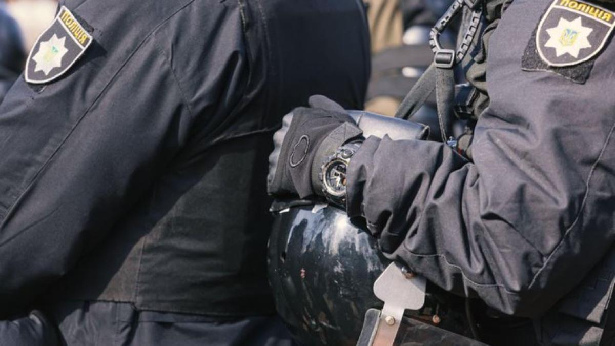 peste-400-de-politisti-au-fost-dati-afara-pentru-ca-nu-s-au-vaccinat--isi-puneau-in-pericol-colegii