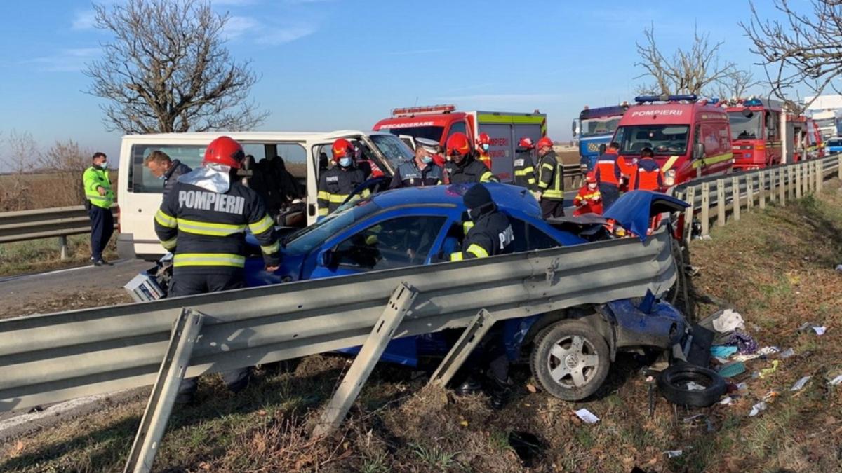 microbuz-cu-romani--accident-teribil-in-bihor--un-copil-de-6-ani-a-murit--inca-cinci-victime---foto