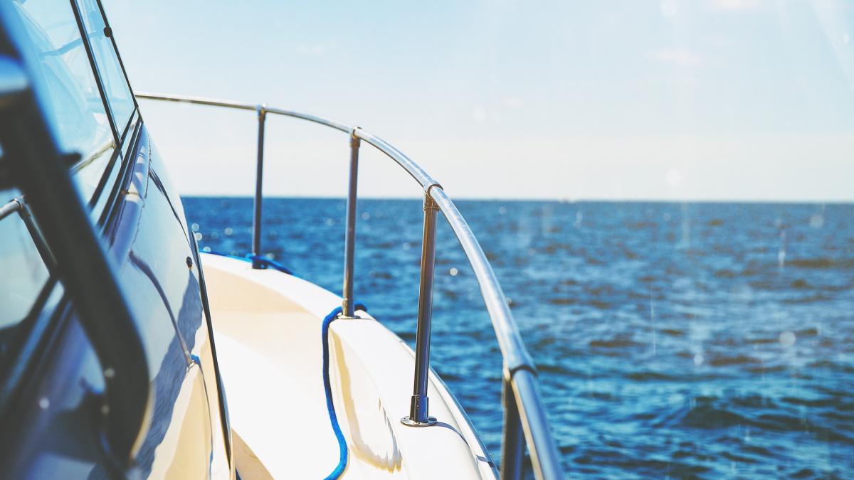 barca-motor-barci-ambarcatiune