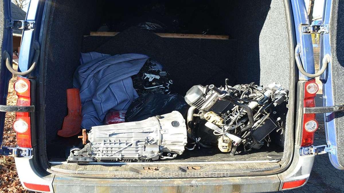 un-sofer-roman-avea-in-microbuz-motociclete-furate-din-italia-de-50-000-de-euro--vehiculul-pe-care-il-conducea-era-si-el-furat