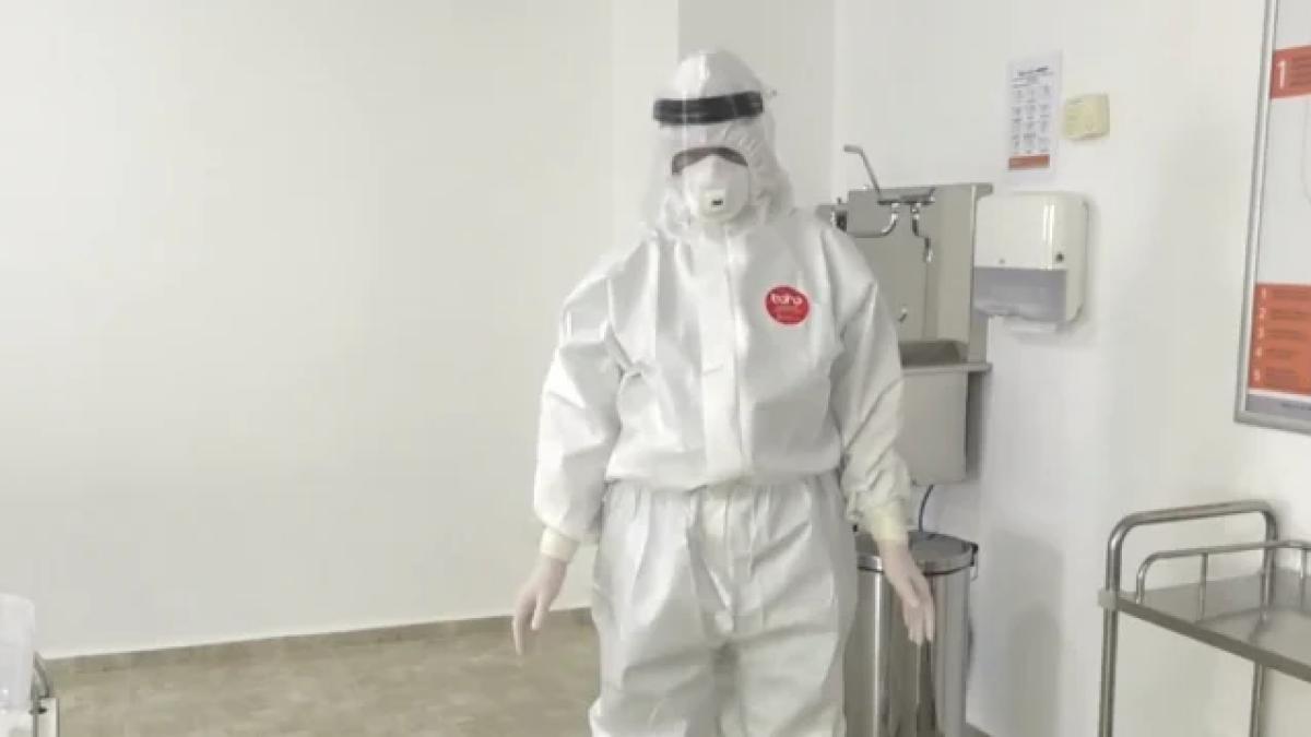 medic_combinezon_coronavirus_ilustrativ