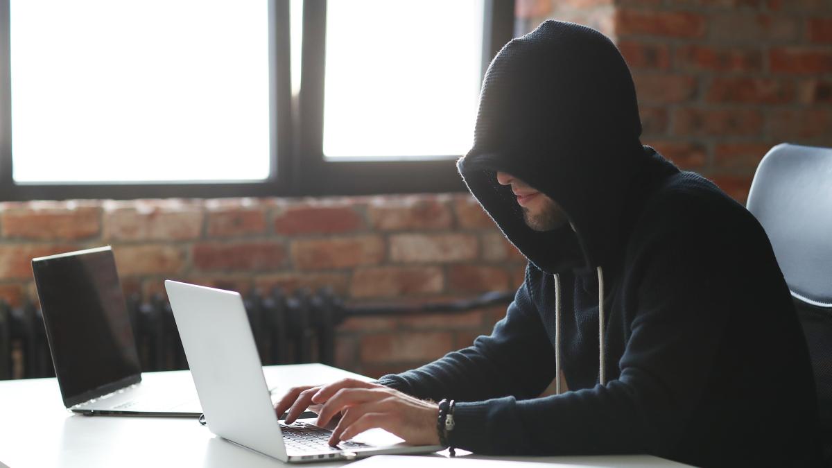 un-roman-a-ramas-fara-toti-banii-de-pe-card--dupa-ce-a-fost-pacalit-mi-au-trimis-un-mesaj-personalizat-pe-whatssapp