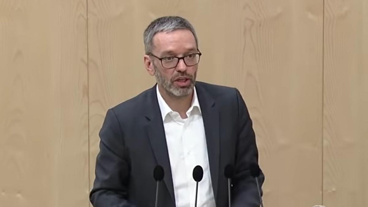 liderul-antivaccinist-al-extremei-drepte-austriece-are-covid-19