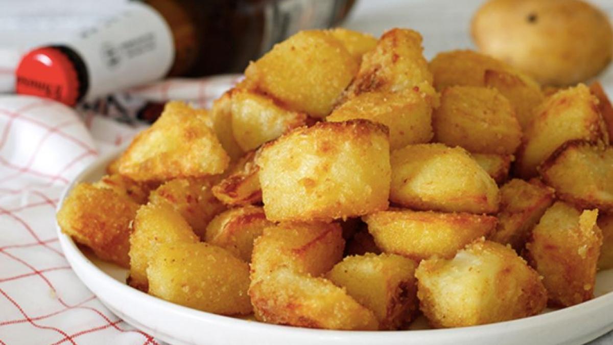 cartofi-cu-bere-la-tigaie-sau-la-cuptor--sunt-crocanti-la-exterior-si-moi-la-interior--un-rasfat-culinar--cu-adevarat-uimitor