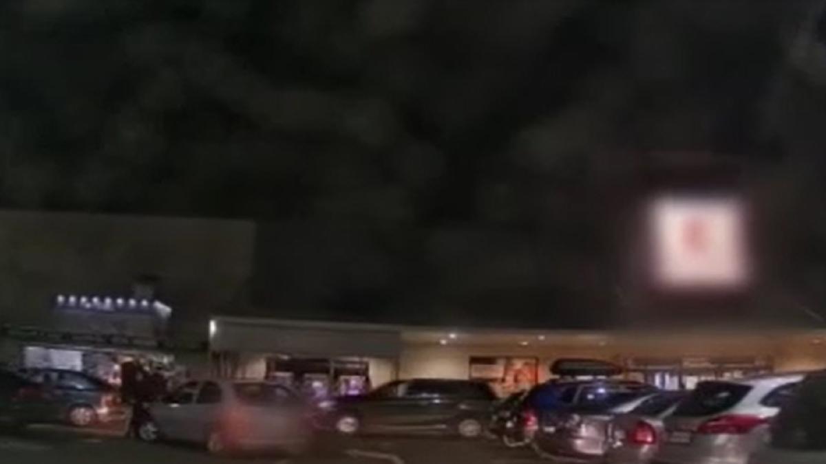 scene-socante-in-parcarea-unui-supermarket--gestul-extrem-la-care-a-recurs-un-sofer-roman