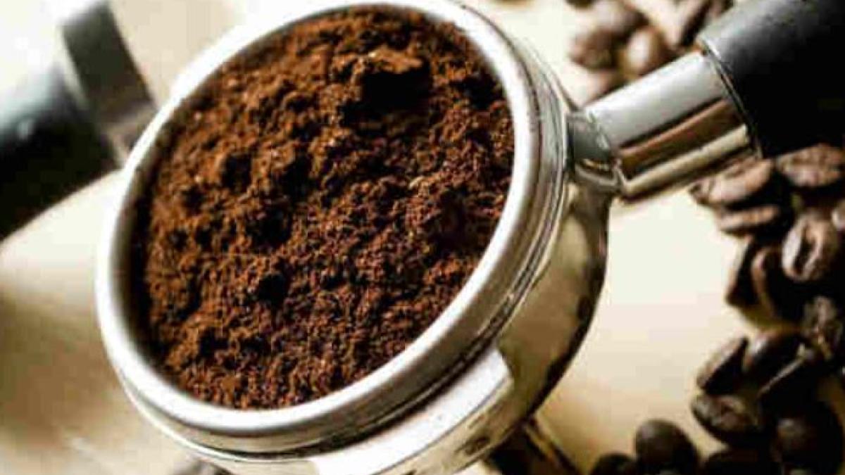 amesteca-jumatate-de-cana-de-zat-proaspat-de-cafea-cu-doua-linguri-de-ulei-de-masline--face-minuni-pentru-tine