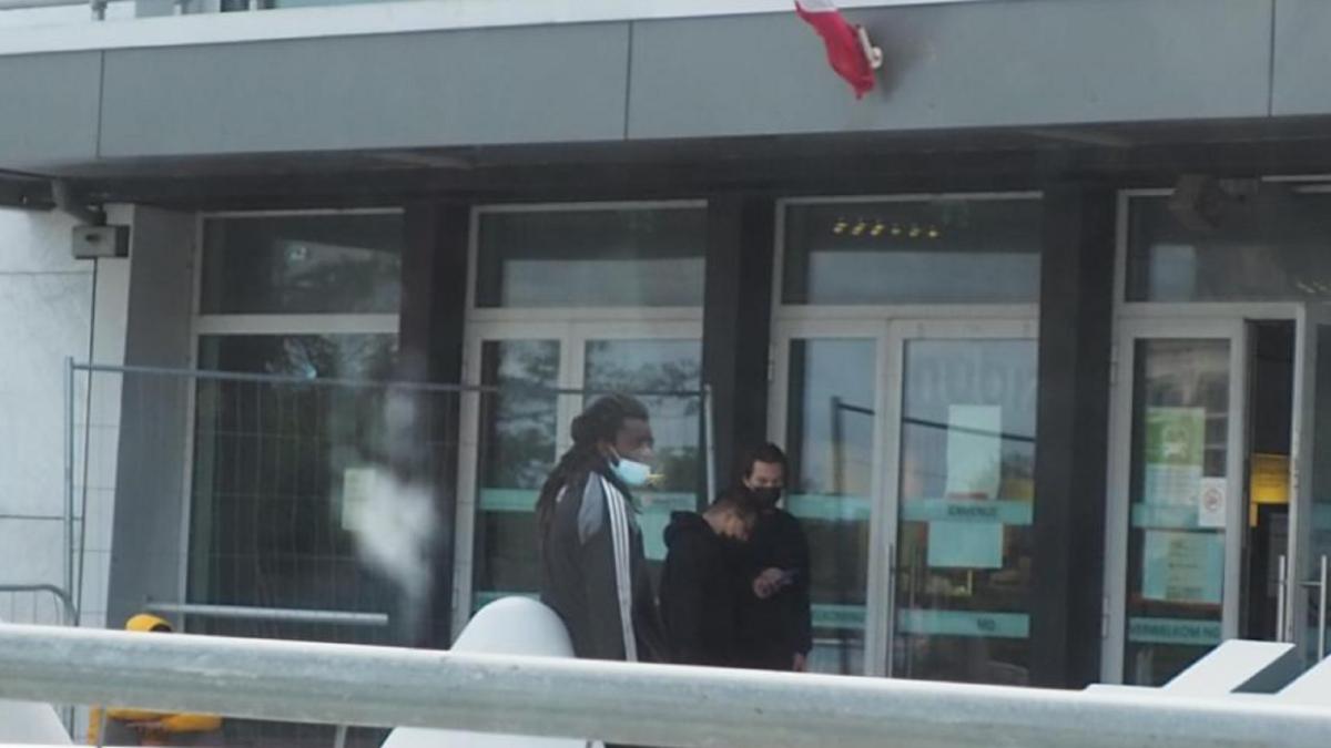 franta--un-roman--in-lacrimi-in-fata-magistratilor-dupa-ce-a-scuipat-autoritatile--s-a-dezbracat-in-fata-pompierilor-si-i-a-agresat