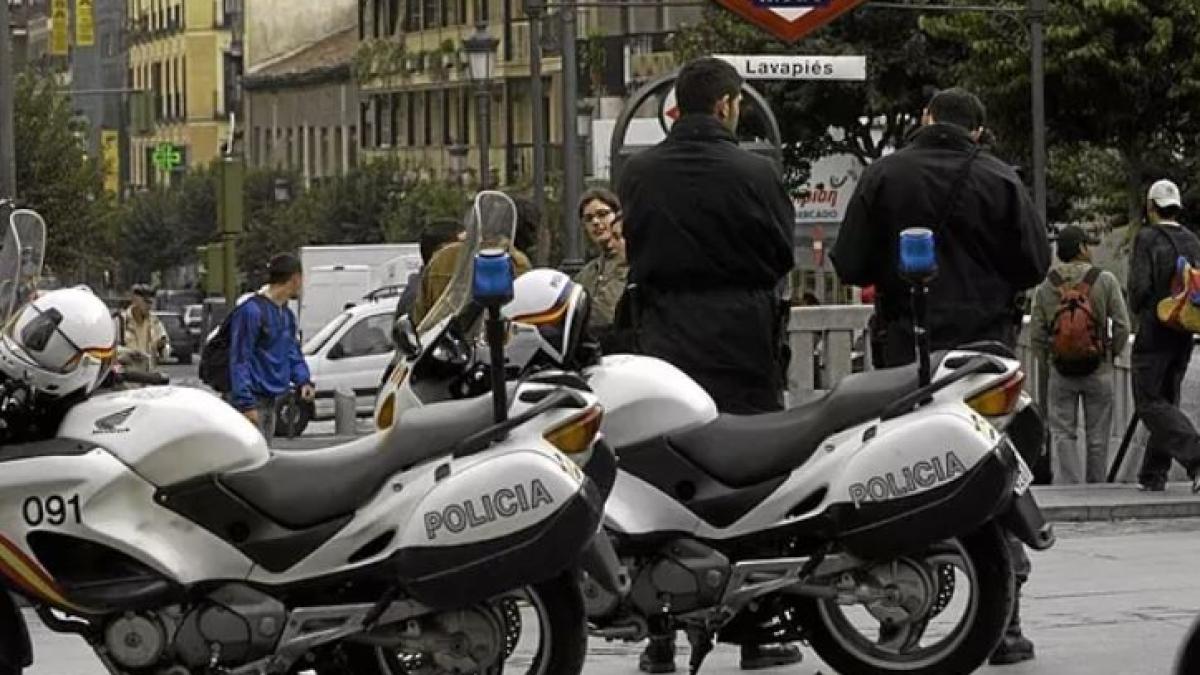 spania--un-roman-a-agresat-si-jefuit-o-batrana--aflata-intr-un-scaun-cu-rotile--intr-o-statie-de-metrou