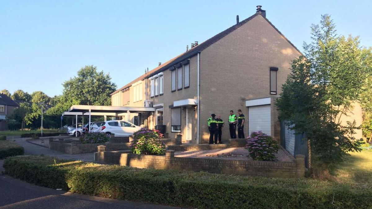 casa-sittard-jaf-olanda--politisti