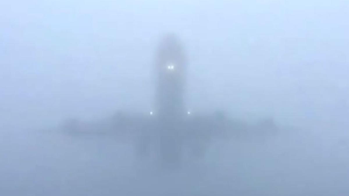 probleme-pe-aeroportul-din-sibiu--o-aeronava-care-ar-fi-trebuit-sa-aterizeze-din-muenchen--deviata-spre-bucurestiprc-c2prc-a0