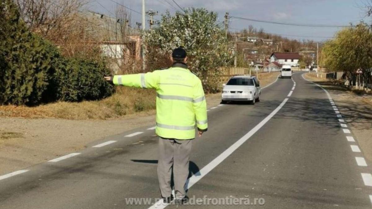 sofer-roman--pericol-in-trafic--barbatul-conducea-un-automobil--fara-a-detine-permis-de-conducere