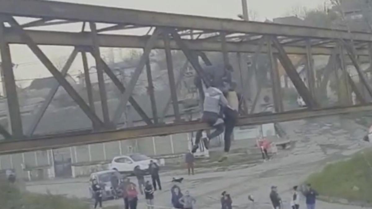 roman-intors-din-italia-indragostit-de-o-fata-de-12-ani