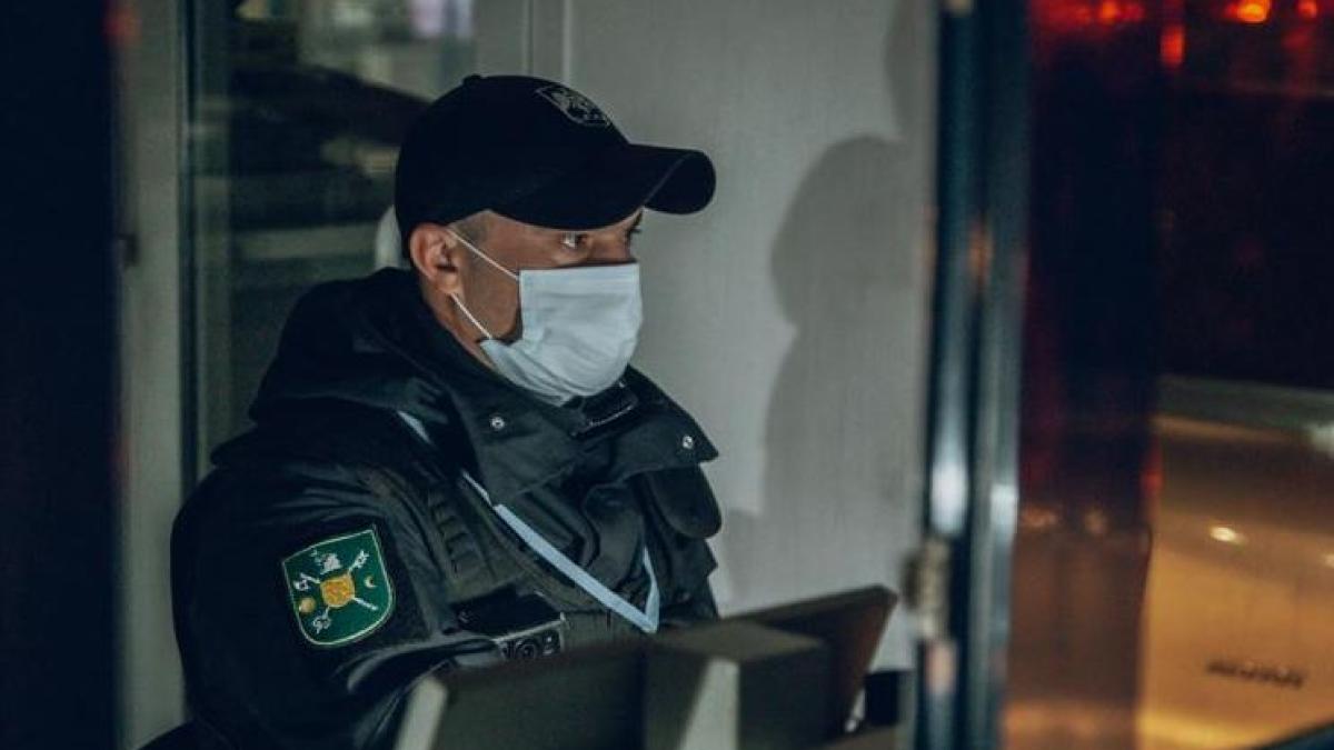 peste-84-000-lire-sterline-nedeclarate--depistate-asupra-unui-sofer-de-autocar--care-venea-din-anglia--barbatul-ar-fi-incercat-sa-fenteze-vigilenta-politistilor