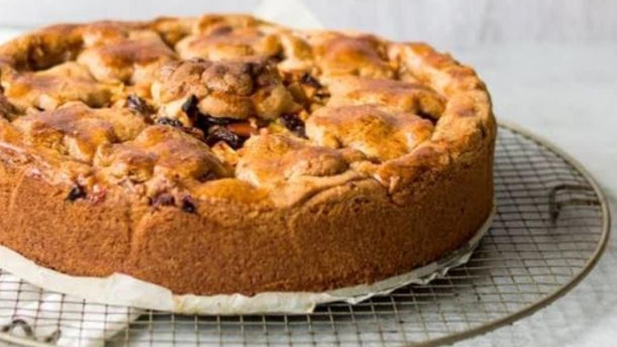 tarta-de-mere-cu-blat-de-paine--un-desert-spectaculos-de-post-si-extrem-de-gustos--o-felie-are-doar-160-de-calorii