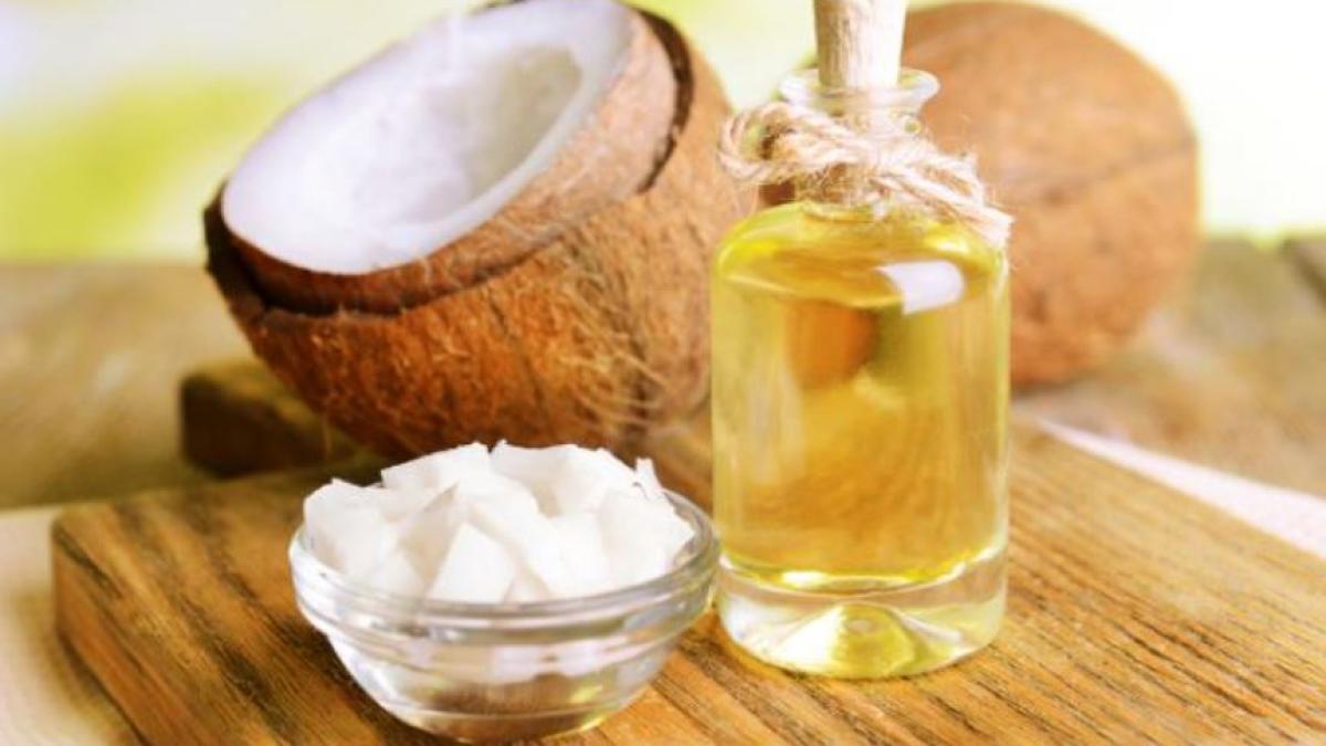 amesteca-putin-ulei-de-cocos-cu-miere-si-aplica-pe-par--toate-prietenele-te-vor-invidia-si-vor-dori-sa-afle-trucul-secret