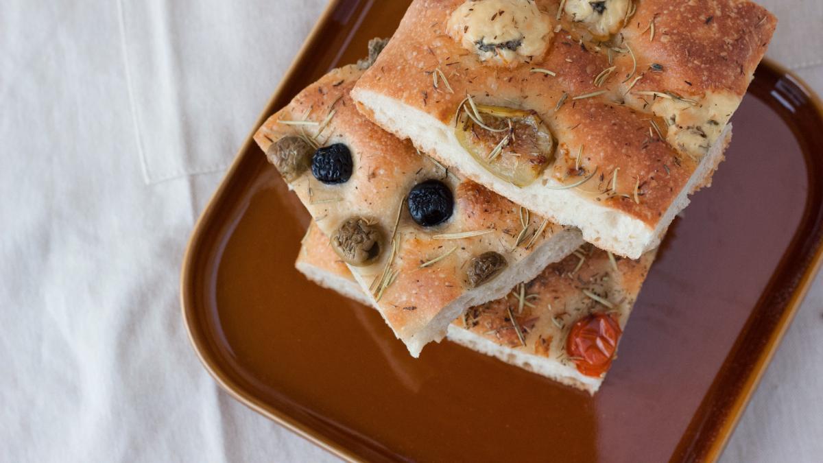 focaccia---reteta-rapida--fara-dospire-prc-c2prc-a0paine-traditionala-italiana-gata-in-doar-cateva-minute