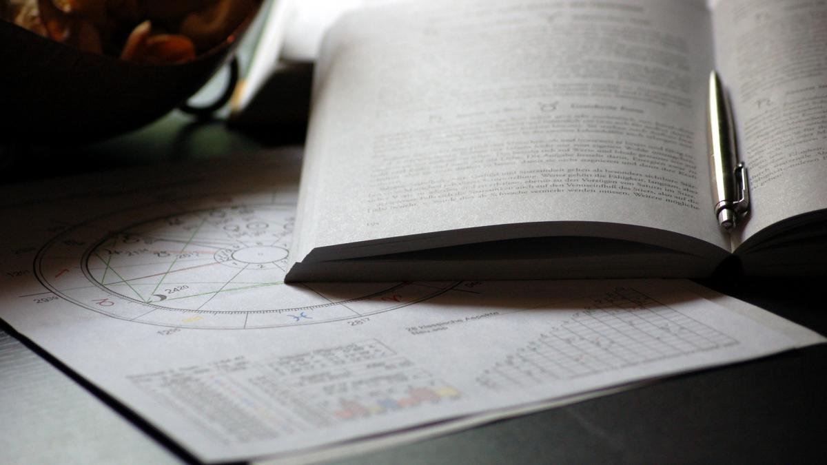 horoscop-saptamana-6-12-decembrie-2021--varsatorii-gasesc-job-ul-vietii-lor--sagetatorii-risca-accidente-sau-inselatorii-financiare-previziuni-complete