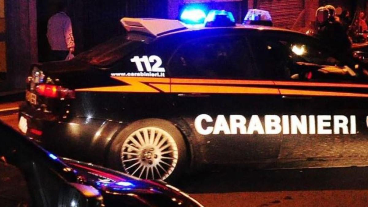 italia--un-sofer-roman--pericol-pentru-participantii-la-trafic--a-urcat-beat-la-volan-si-s-a-dat-in-spectacol-in-fata-politistilor