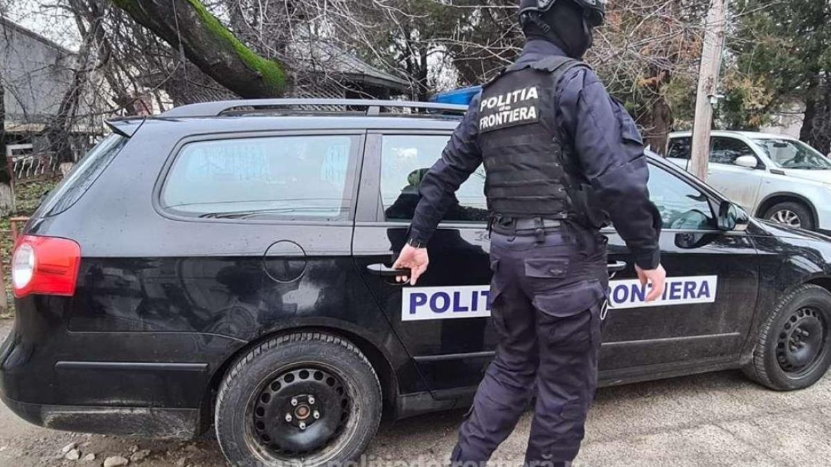 sofer-roman-de-camion--tras-pe-dreapta-pe-autostrada--politistii-de-frontiera--uimiti-de-tupeul-barbatului--cand-au-vazut-ce-transporta