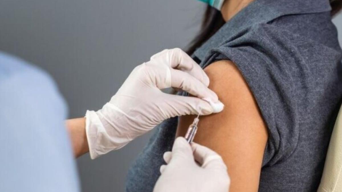 vaccinarea-devine-obligatorie-pentru-cei-peste-60-de-ani--prim-ministru--este-o-masura-de-protectie--nu-o-pedeapsa