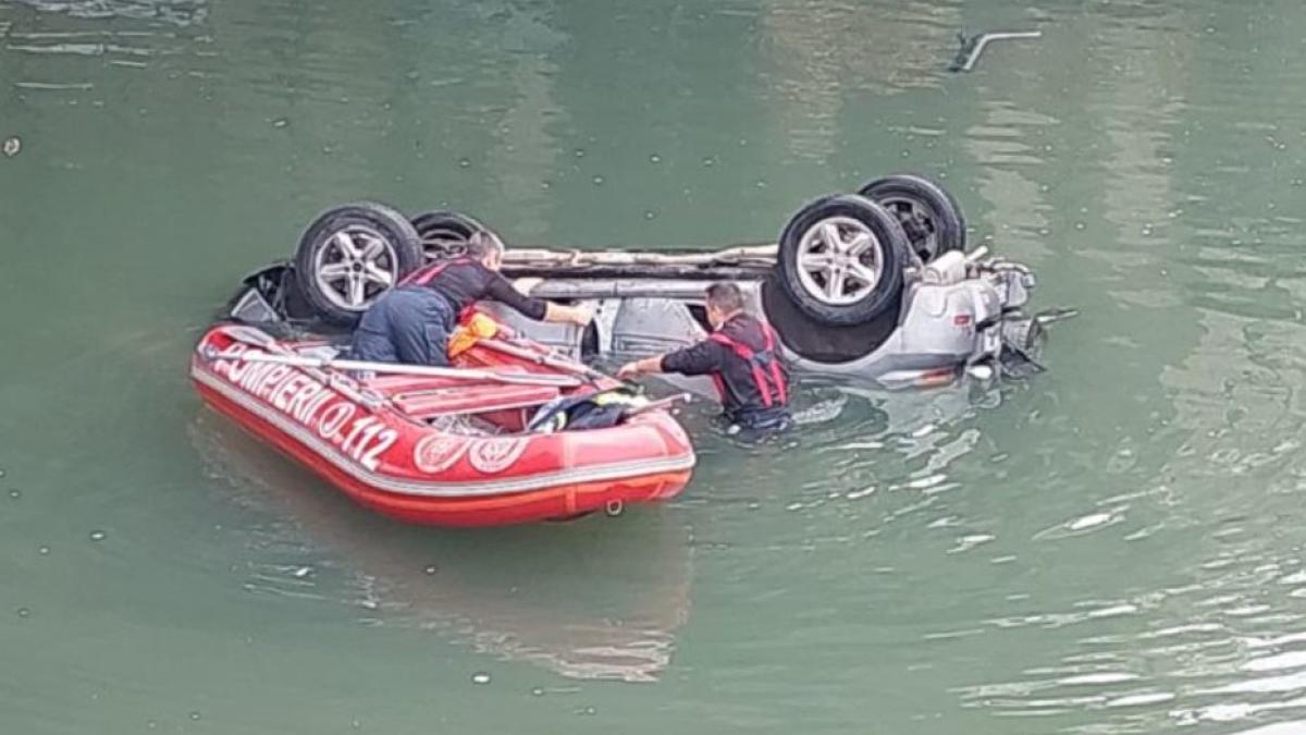 un-sofer-a-plonjat-cu-masina-in-raul-dambovita--barbatul-a-murit-la-spital