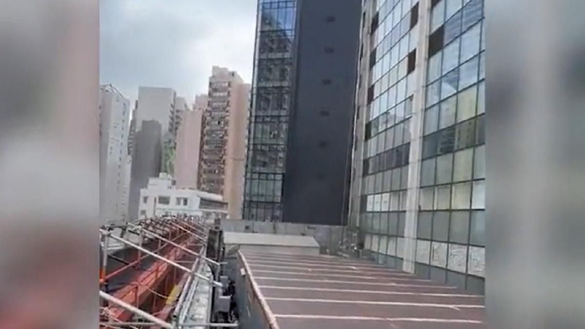 incendiu-la-world-trade-center--1-200-de-persoane-evacuate-si-mai-multe-victime---video