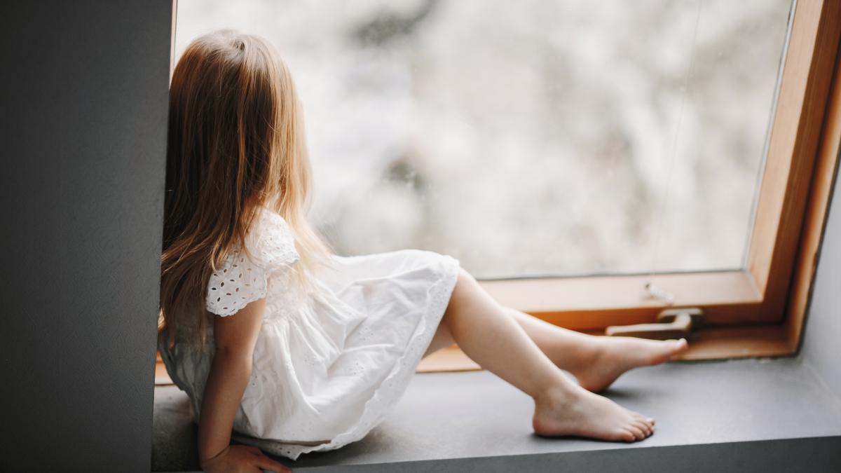 operatiunea-prc-e2prc-80prc-9ebucurestiprc-e2prc-80prc-9d-si-prc-e2prc-80prc-9enuntaprc-e2prc-80prc-9d--in-spania--fetite-romance--vandute-pentru-7-000-de-euro-de-proprii-parinti