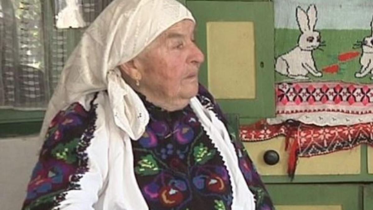 o-romanca--de-88-de-ani--declarata--tezaur-uman-viu---a-primit-titlul-de--cetatean-de-onoare-al-judetului-hunedoara