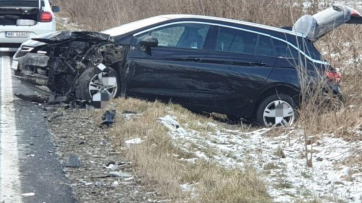 bebelus-roman--de-doar-un-anisor--a-fost-ranit-intr-un-accident-rutier-grav--coliziune-intre-doua-automobile