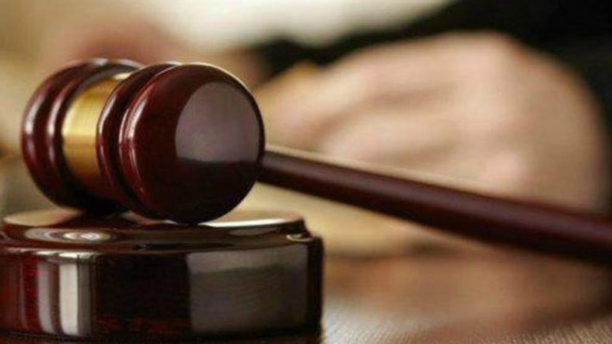 franta--un-roman-a-intrat-intr-o-agentie-si-a-fortat-o-tanara-sa-l-mangaie-pe-organul-sexual--barbatul--condamnat-la-inchisoare