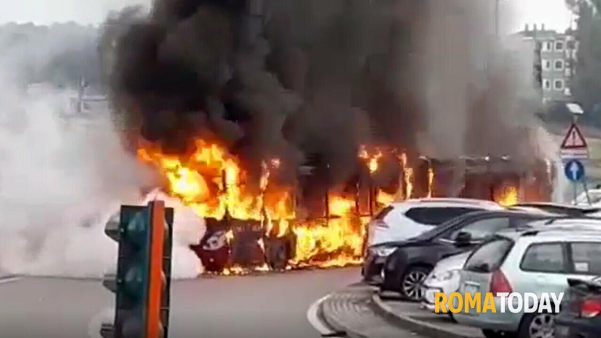 incendio-bus-tor-vergata-21-12-2021-okok-2