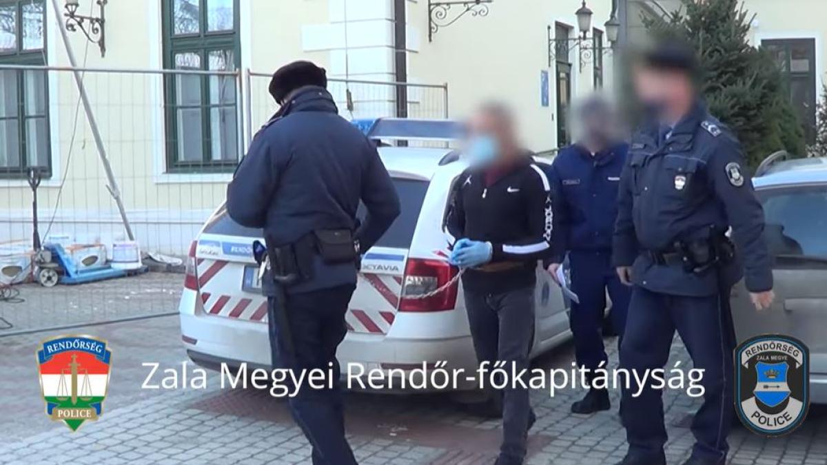 ungaria--un-roman-cu-cagula-a-intrat-intr-o-agentie-loto-si-a-atacat-o-angajata--hotul-a-luat-toti-banii-si-s-a-facut-nevazut