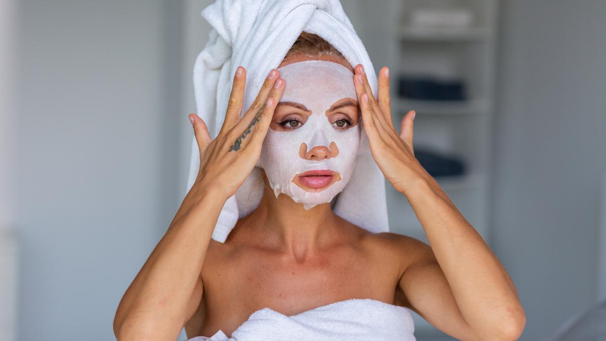 aceasta-masca-de-orez-este-magica-iti-lumineaza-fata--gatul-si-mainile