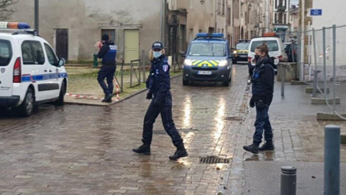 franta--doi-romani-s-au-impuscat-pe-o-strada--cetatenii-au-intrat-in-panica