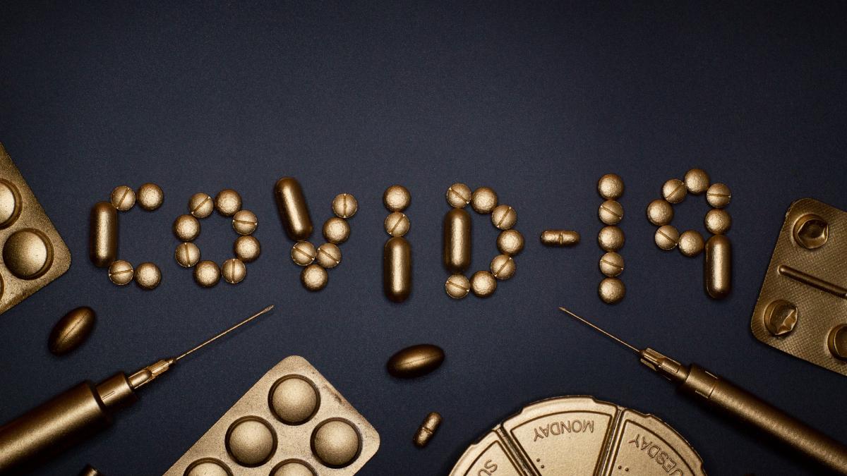 valul-omicron-a-trecut-peste-africa-de-sud--faprc-ccprc-86raprc-ccprc-86-a-se-iprc-ccprc-82nregistra-o-cresprc-ccprc-a7tere-semnificativaprc-ccprc-86-a-deceselor