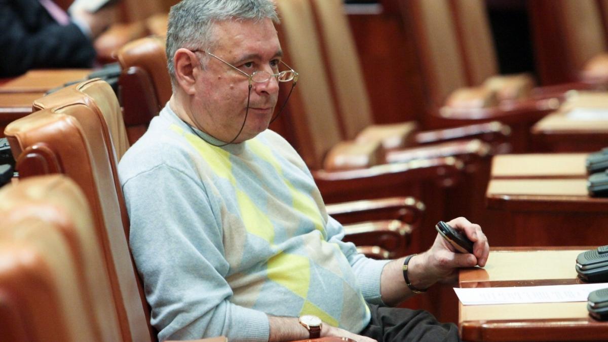 madalin_voicu_in_parlament2