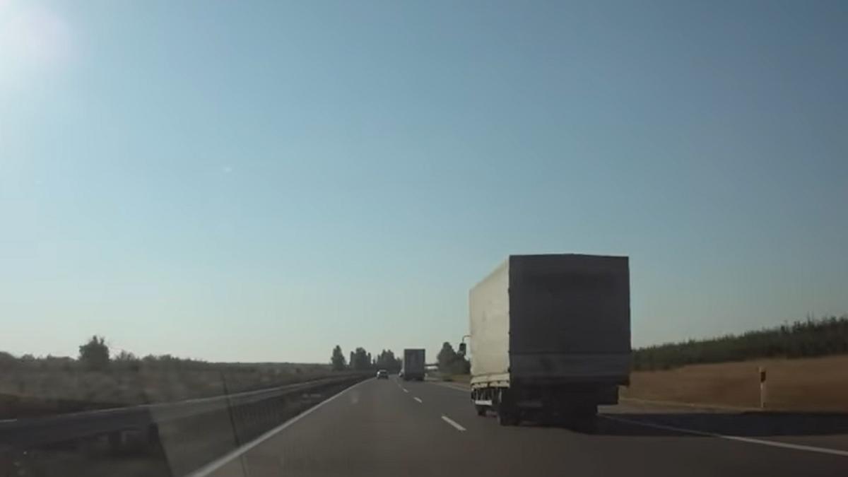 ungaria--romani--prinsi-cu-marfa-de-600-000-euro-cu-destinatia-italia--ce-le-au-gasit-politistii-in-camion