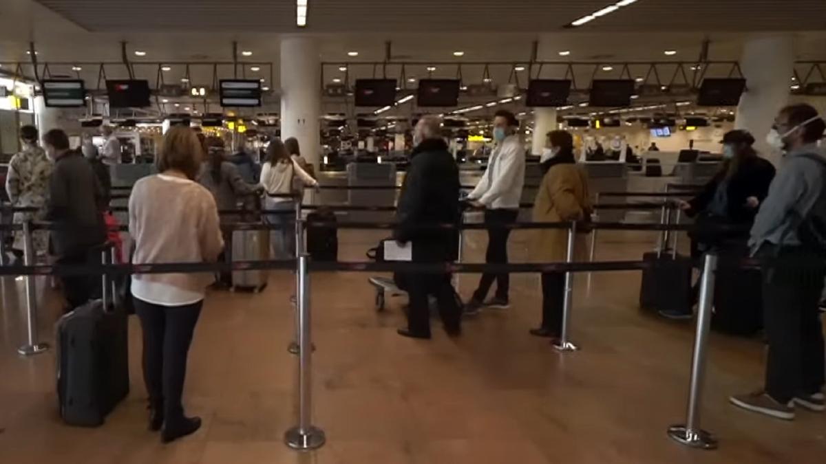 doi-soti-romani-intorsi-din-londra--vaccinati-cu-trei-doze--cu-noua-teste-facute-si-cu-formularele-lpf-la-ei--amendati-de-dsp-cu-6-000-de-lei