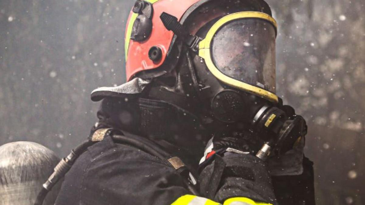 angajari-masive-la-isu--se-cauta-1-400-de-de-pompieri-daca-ai-o-conditie-fizica-buna-si-nu-ti-e-frica-de-intuneric-si-de-inaltime