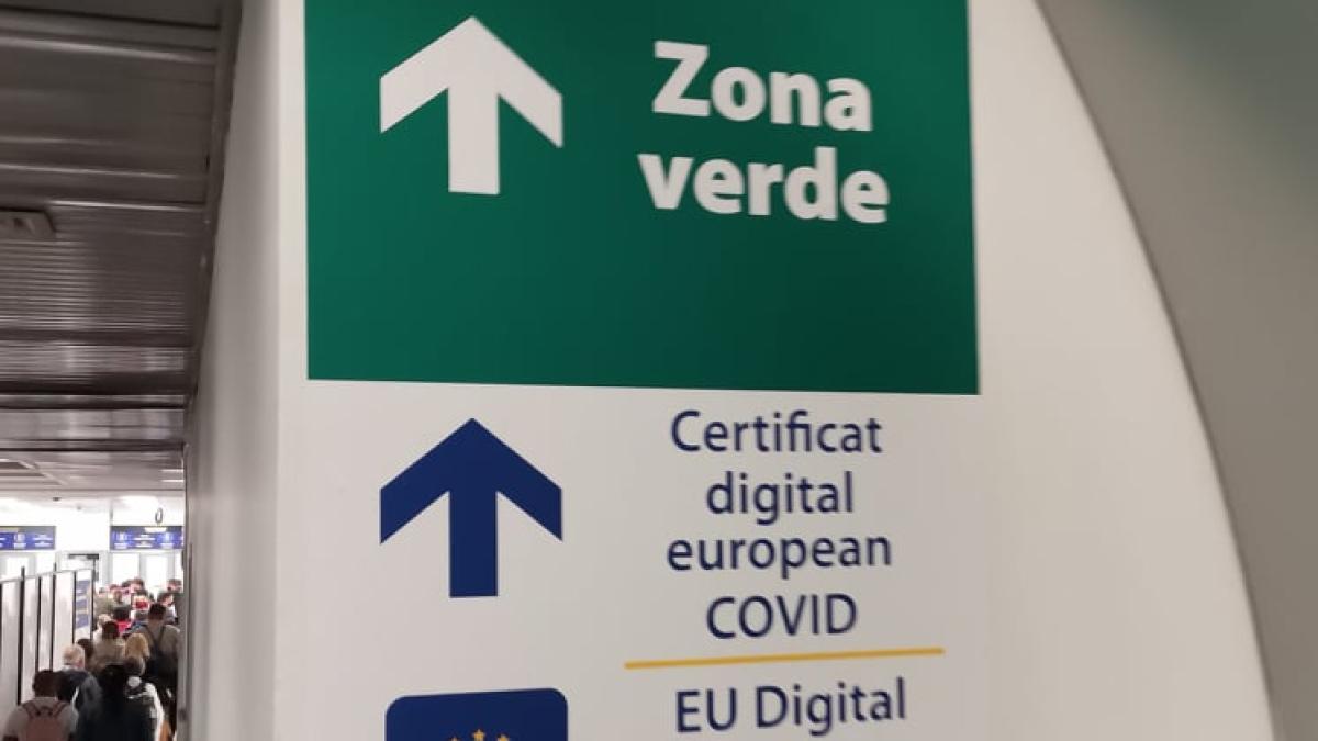 aeroport-bun-pasageri-bagaje-otopeni-avion-imbarcare-sosiri-turism-calatorie-dsp-triaj-zona-verde