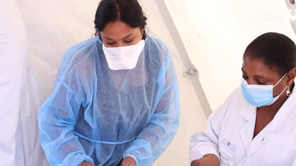 franta--sute-de-mii-de-certificate-covid-risca-sa-fie-dezactivate