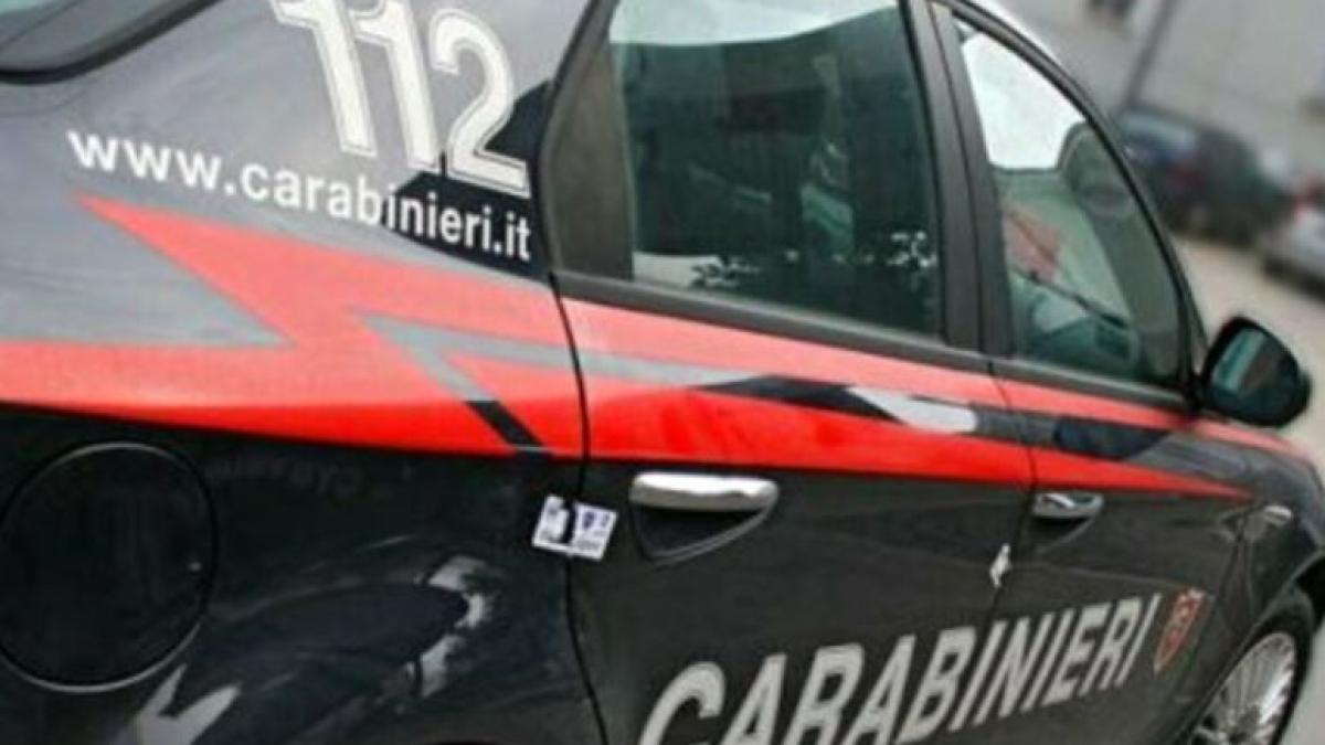 italia--roman--gasit-batut-si-plin-de-sange-intr-o-gara--carabinierii-ii-cauta-pe-atacatori