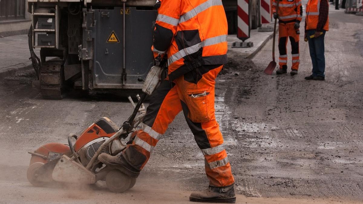 drumari-muncitori-reparatie