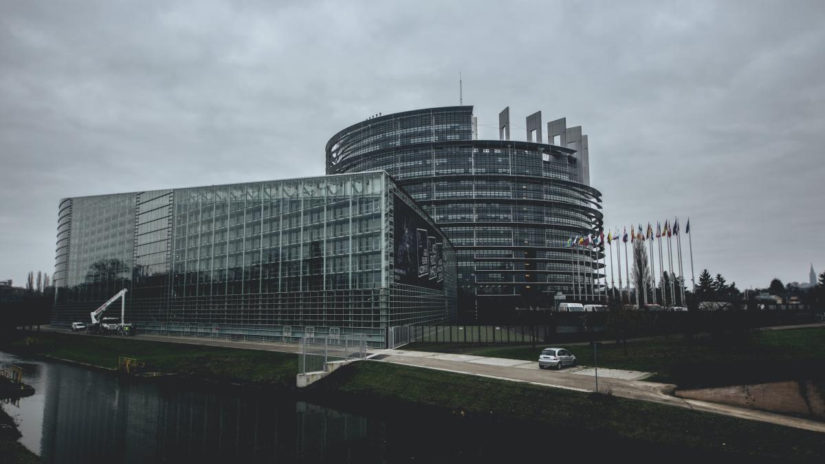 parlamentul-european-iprc-ccprc-82sprc-ccprc-a7i-desemneazaprc-ccprc-86-noul-presprc-ccprc-a7edinte